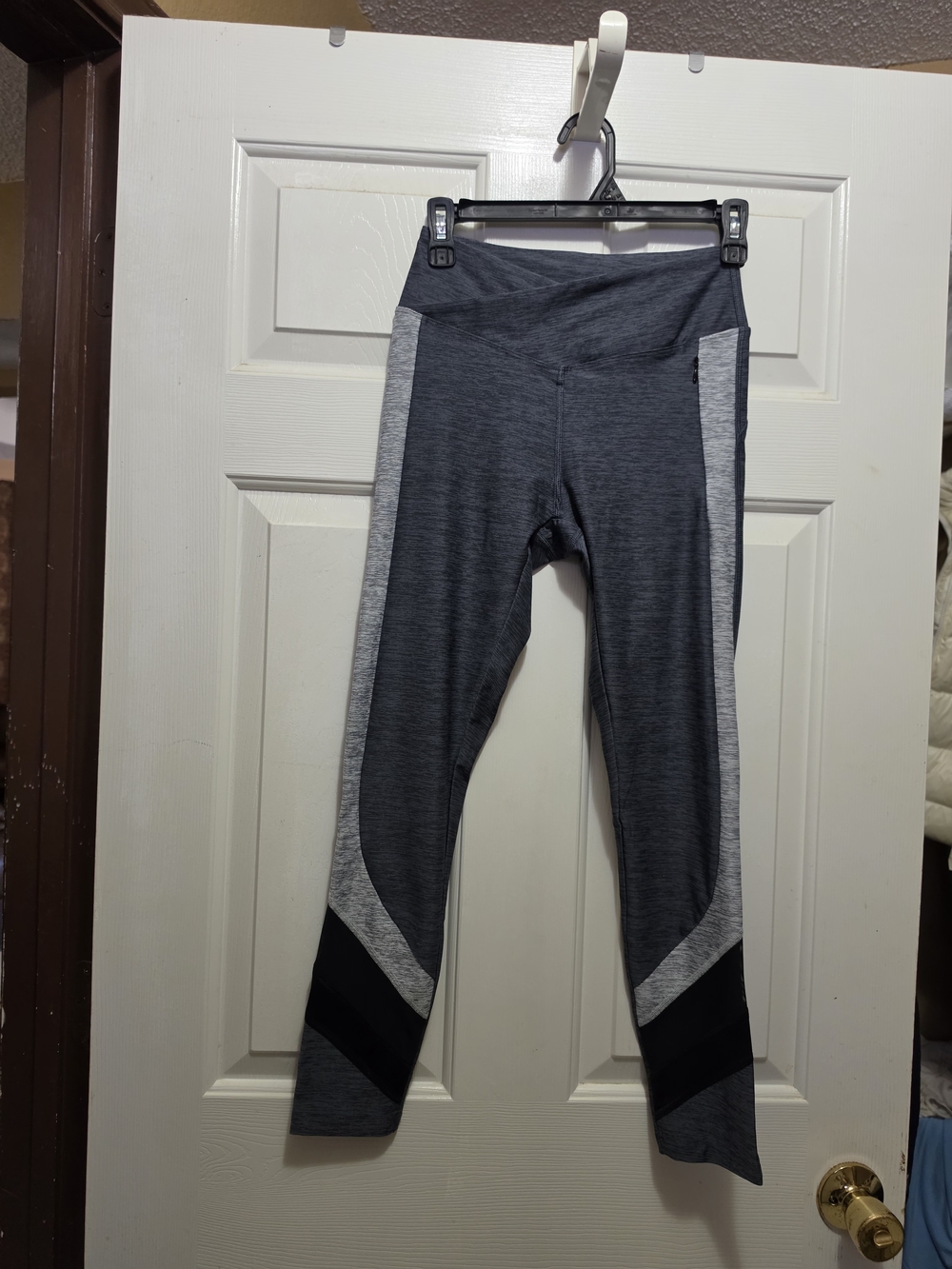PINK Victoria's Secret Gray and Light Gray Women Active Leggings